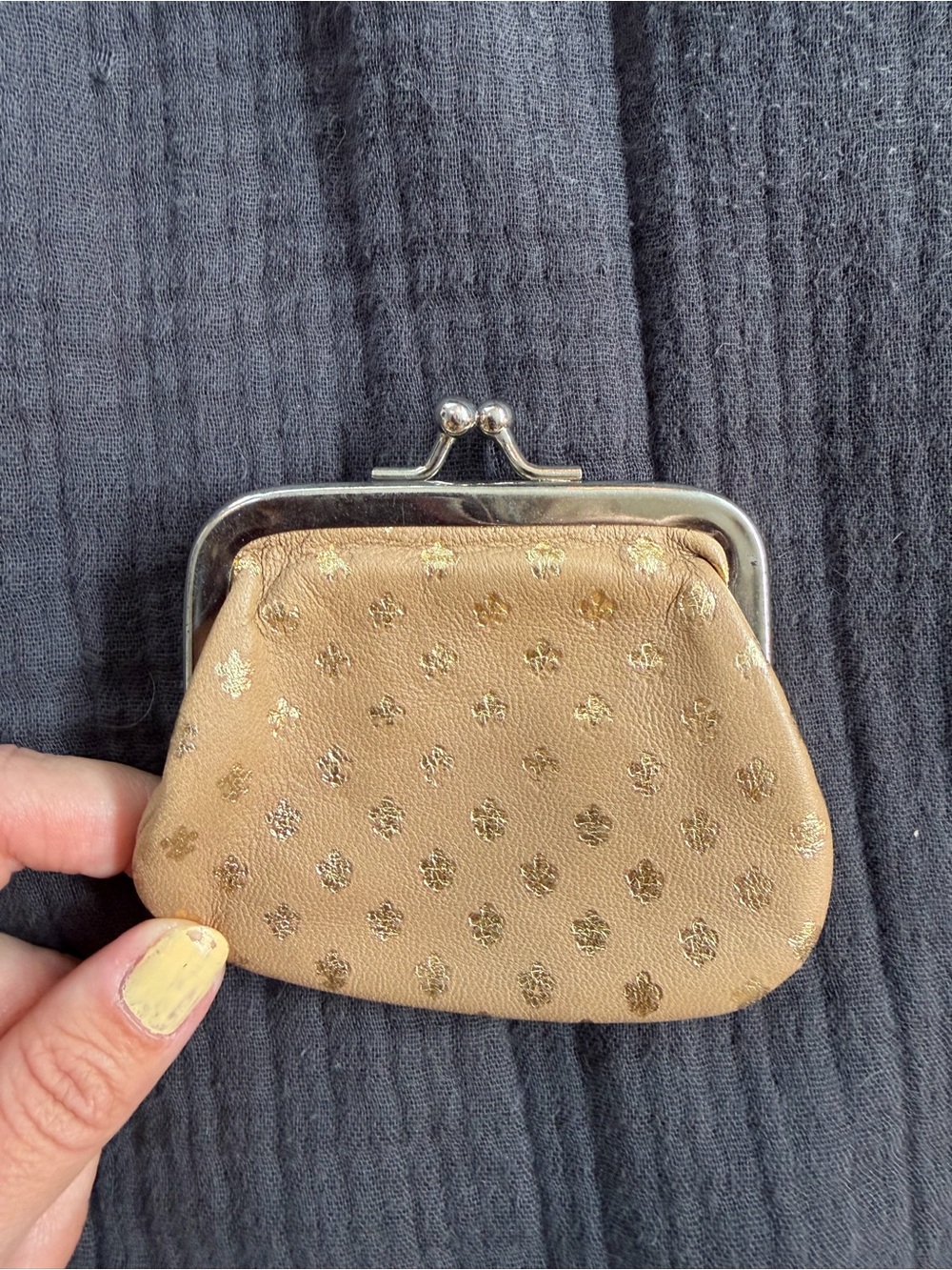 Italian leather Kiss-Lock Coin Purse in Tan